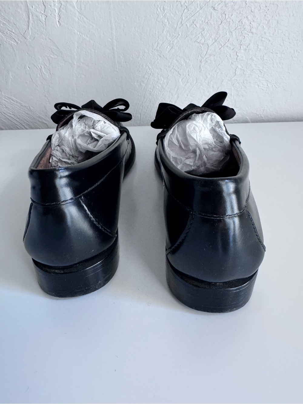 G.H. Bass & Co. Black Leather Bow Loafers for Women - Picture 3 of 8